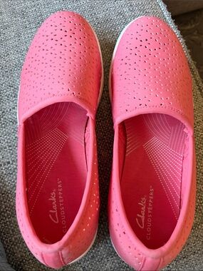 NEW Clarks Cloudsteppers Breeze Emily Slip On Loafers Pink Coral Size 10 wide